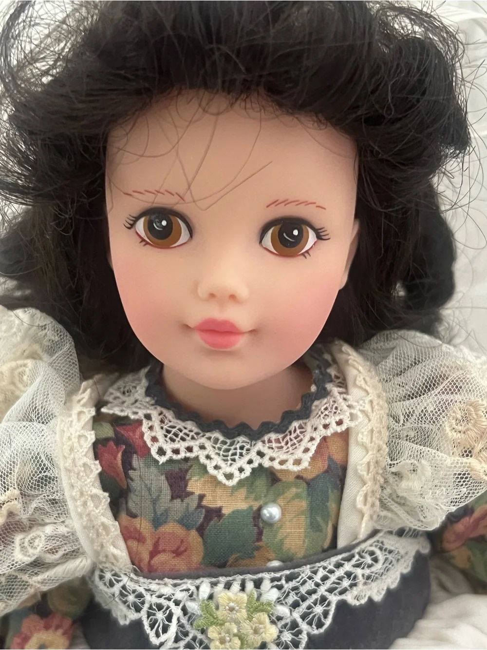 Vintage Collectible Porcelain Doll Madame Alexander “Susie” “Let’s Play Dolls”